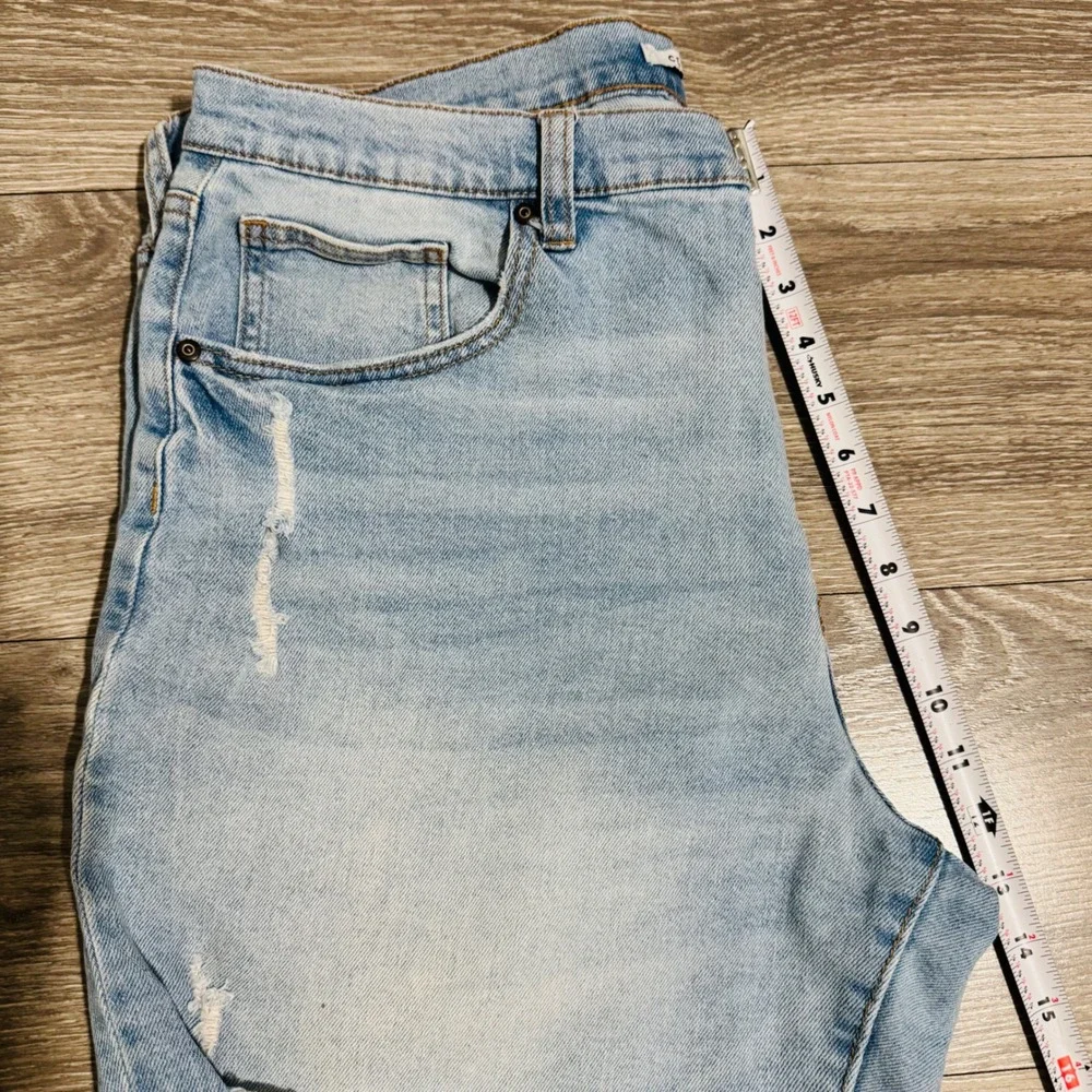 Celebrity Pink Women Light Wash Distressed‎ Denim Shorts Cutoff Frayed Hem 17/33